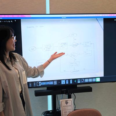 Introduction to UI/UX - Infonomic
